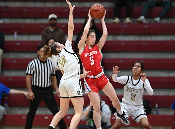 Archbishop Mitty vs St Ignatius CIF CCS Open Division Final February 23, 2024 Photo-Greg Jungferman56